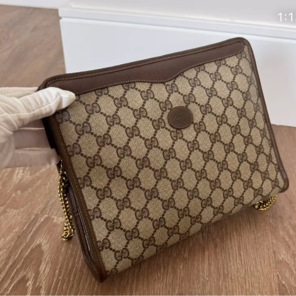 Gucci Brown Messenger Bag with Iconic Monogram - Picture 4 of 12